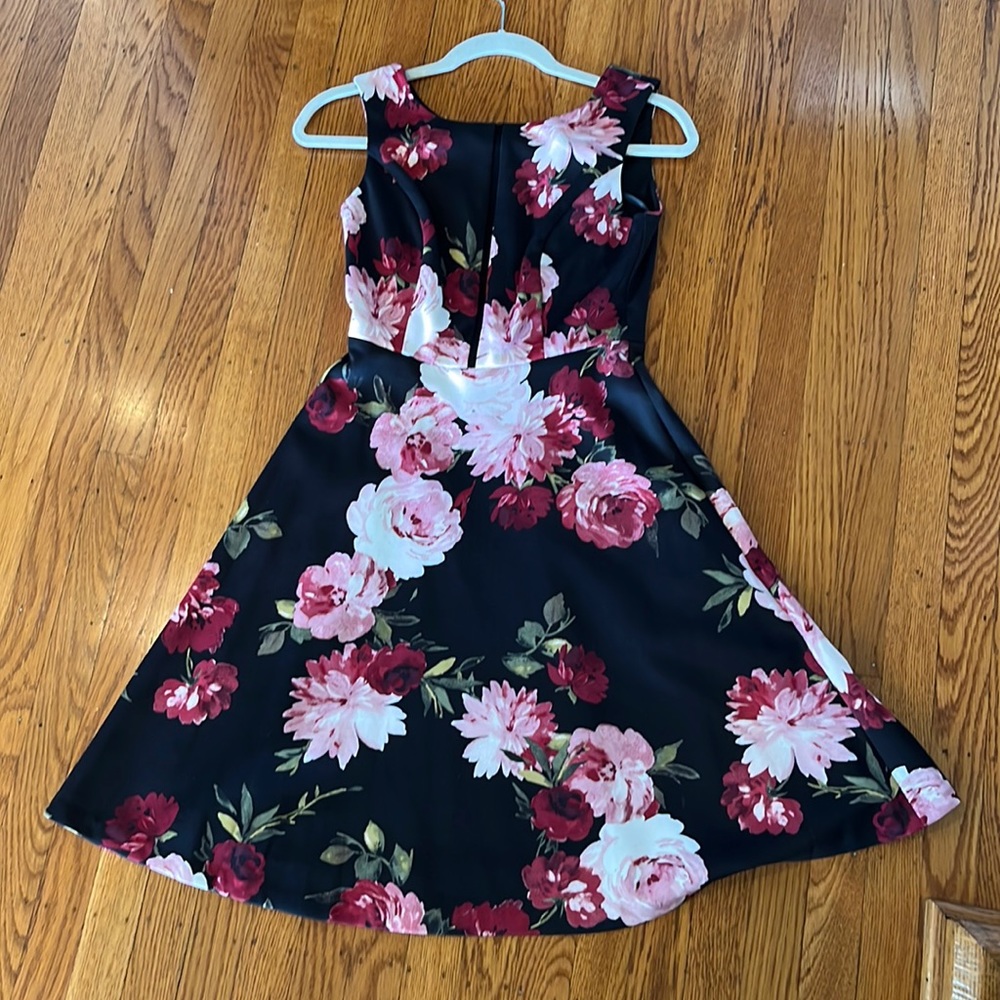 White House Black Market Floral Fit and Flair Dress